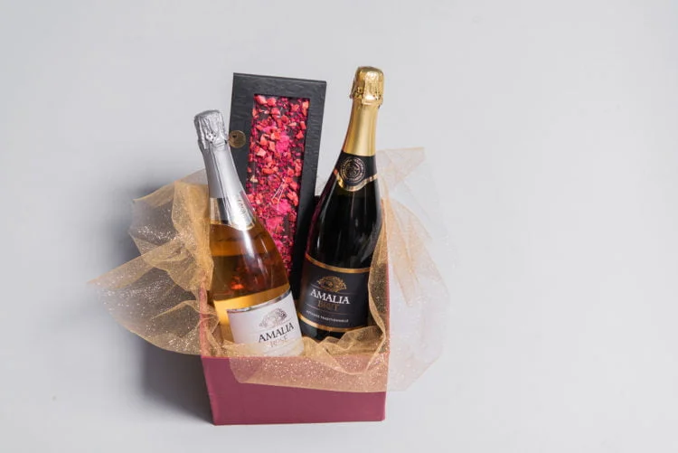 BUBBLES AND CHOCOLATE GIFT
